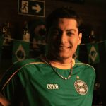 Foto da camisa do Coritiba inspirada na seleção brasileira