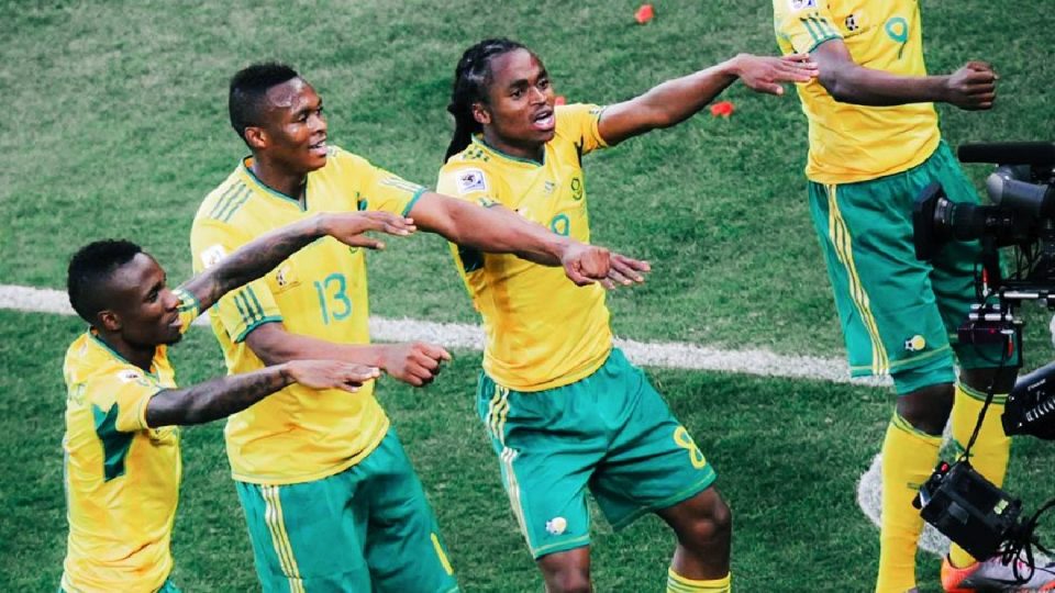 Tshabalala comemora gol da África do Sul contra o México na Copa do Mundo 2010