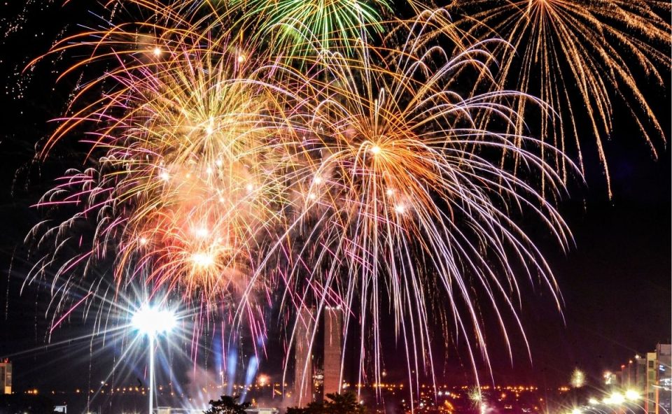 Bombeiros orientam sobre uso seguro de fogos de artifício durante jogos da Copa do Mundo 2026