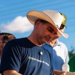 Flávio Bolsonaro critica veto da União Europeia a produtos de origem animal do Brasil.