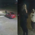 Foto mostra momento que mulher é assaltada perto de delegacia