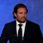 PGR avalia nova proposta de delação premiada apresentada por Daniel Vorcaro. A foto mostra Daniel Vorcaro de terno.