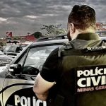 Policial Civil de Minas Gerais durante ação institucional. Imagem ilustrativa acompanha reportagem sobre a morte de um detento em presídio de Uberlândia.