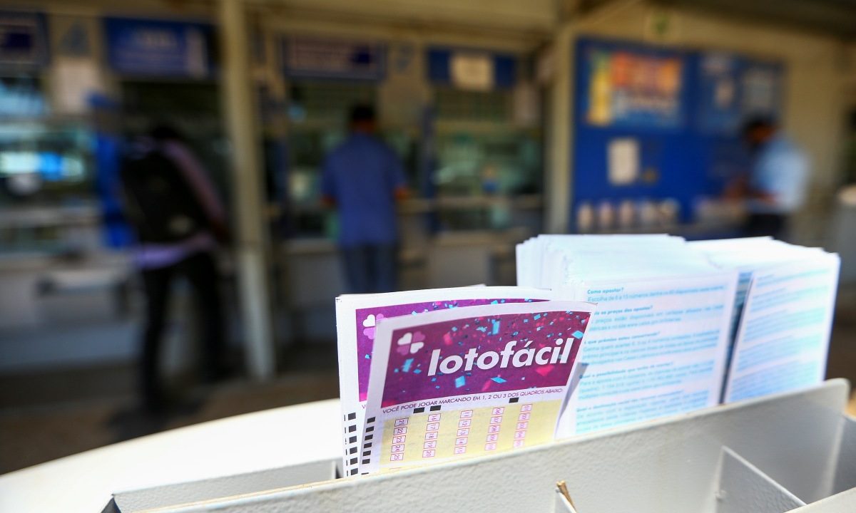 Foto de bilhete da Lotofácil 3707; veja o resultado
