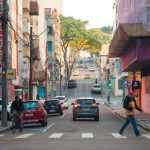 na imagem, a rua desembargador ermelino de leão, rua do cine lido, que vai ser reformulada
