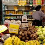 Supermercados poderão ser multados por descumprirem horário de funcionamento aos domingos em Goiás.
